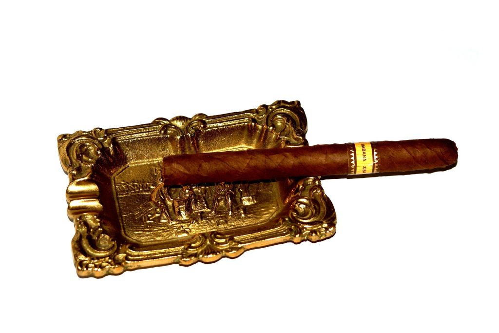 cigar, cigars, aesthetic, pretty, pretty cigars, aesthetic cigars, smoking, smoking culture, smoke, beautiful